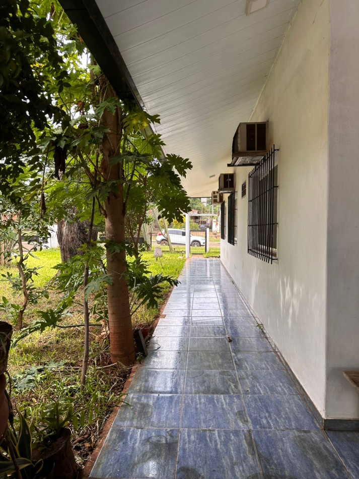 CASA EN VENTA CON PISCINA Y TINGLADO 